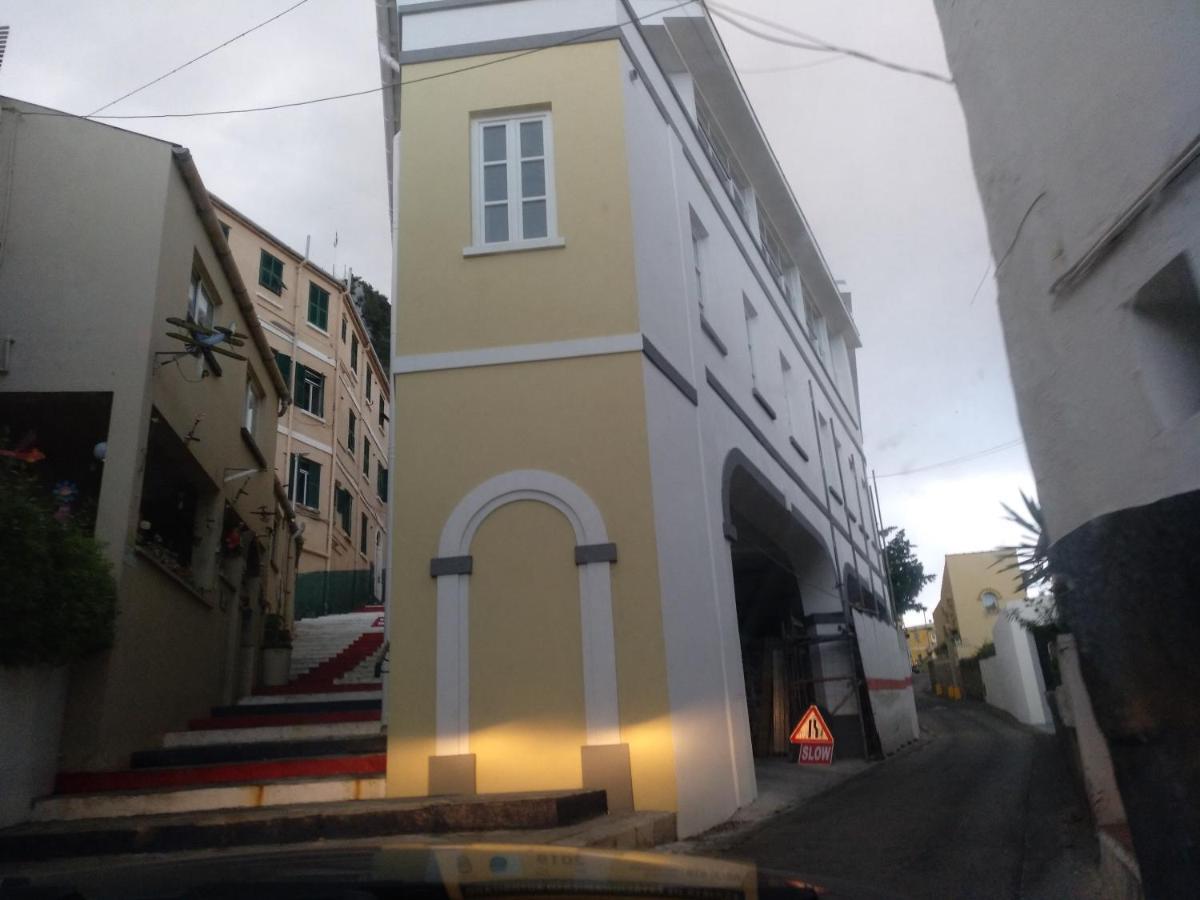 Old Town Brand New Studio Apartment Gibraltar Luaran gambar